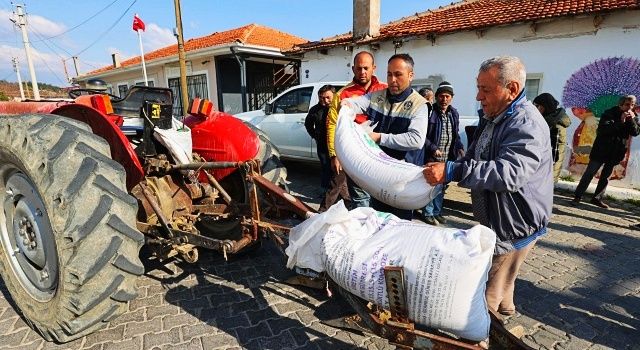 Buca Belediyesi’nden çiftçiye gübre desteği