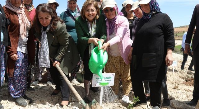 Büyükşehir, Çiftçiye Destek Olacak Tıbbi Ve Aromatik Bitkiler Ormanı Kurdu