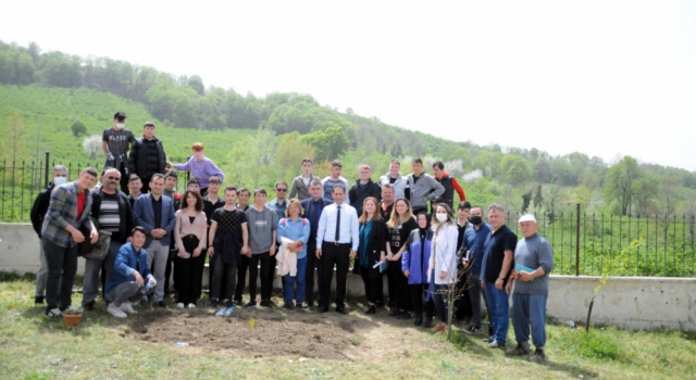 Samsun’da Öğrencilere Çilek Yetiştiriciliği Eğitimi