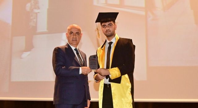 Bakan Kirişci, DÜ İktisadi Ve İdari Bilimler Fakültesi Mezuniyet Töreni'ne Katıldı
