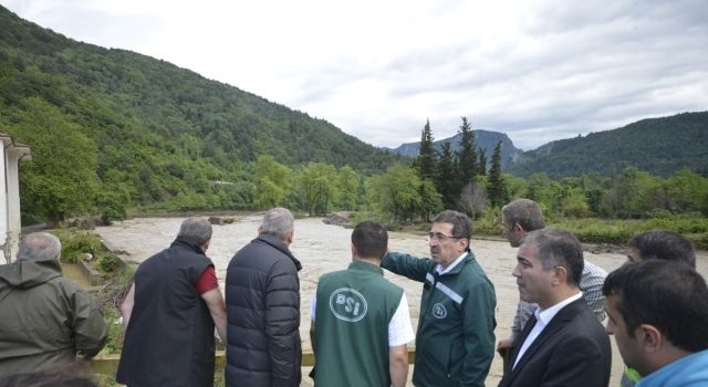 Bakan Yardımcıları Pakdil ve Yumaklı Sel Bölgesinde İncelemelerde Bulundu