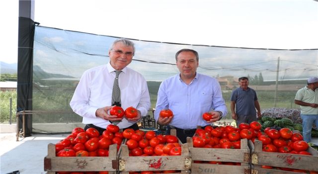 Çiftçinin alın teri bu tezgâhta değer kazanıyor