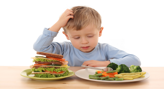 Beslenme çocuğun kontrolüne bırakılabilir mi?