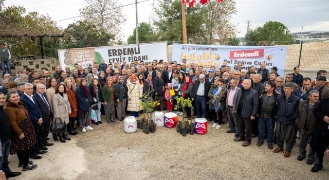 Mersin Büyükşehir Belediyesi’nin üreticilere yönelik destekleri sürüyor