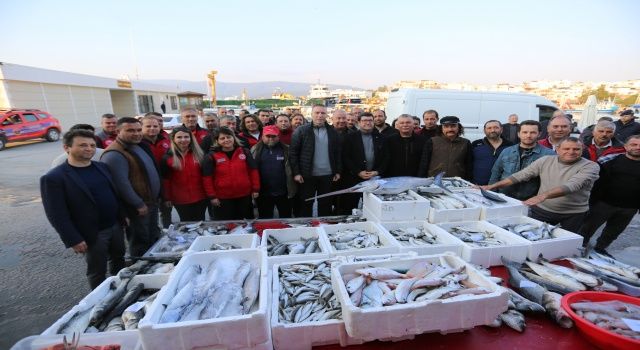 Muğla Balıkçıları Bu Kez Afetzedeler İçin Ağ Attı