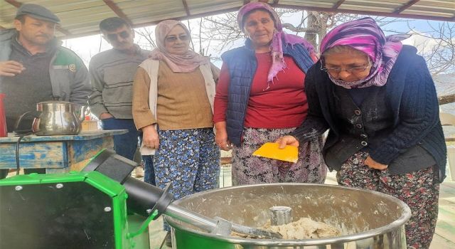 Serikli Kadınlara Büyükşehir’den Hamur Yoğurma Makinesi