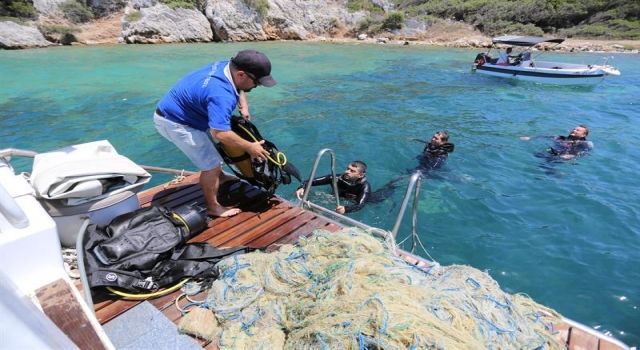 Muğla'da dalgıçlarla hayalet ağ temizliği yapıldı