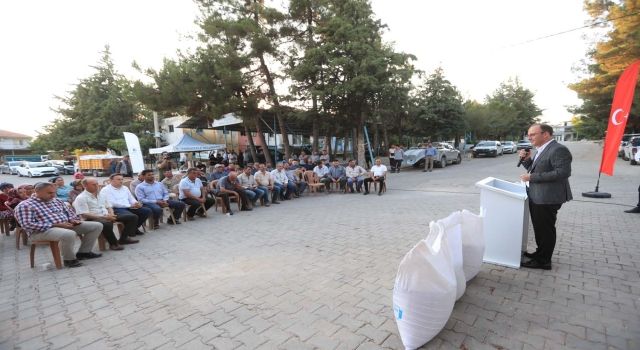 Pamukkale Belediyesinden üreticilere yem desteği