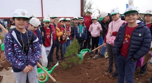 21 Mart “Dünya Ormancılık Günü”nde Adana’da 50 Bin Fidan Toprakla Buluştu
