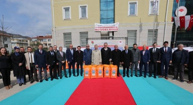 Amasya’da Tarımsal Kalkınma Adımı: Yeni Proje ile Üreticilere Tohum Desteği