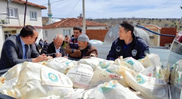 Büyükşehir, Gördesli Üreticileri Desteklemeye Devam Ediyor