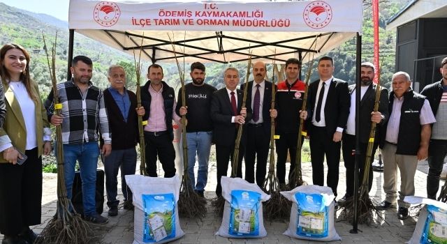İzmir’de Organik Tarım Projeleri Kapsamında Fidan Dağıtımı