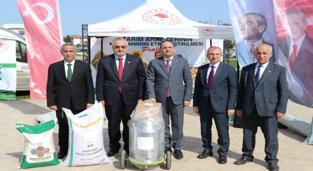 Samsun Bafra'da Üreticilere Çeltik, Kuru Fasulye Tohumu ve Süt Sağım Makinesi Dağıtıldı