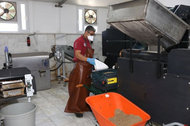Can Dostlar İçin Milyonluk Tasarruf Sağlayan Mama Üretimi!