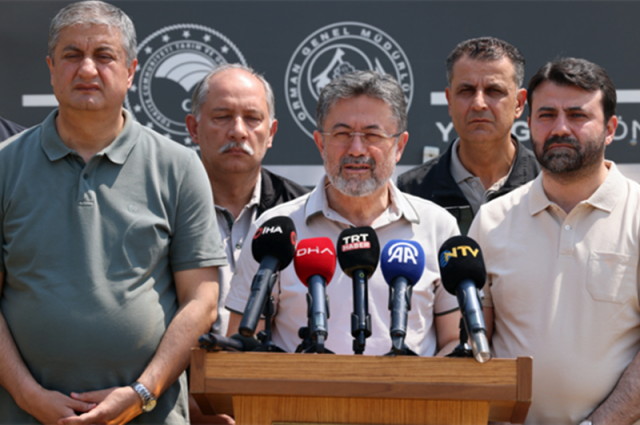 Yedi Orman Yangını Kontrol Altında: Bakan Yumaklı'dan Yeni Uyarılarda Bulundu