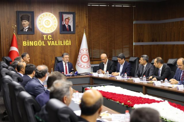 Yeni Şap Aşısı Yaygınlaşıyor: Hayvan Pazarları Aşamalı Açılacak