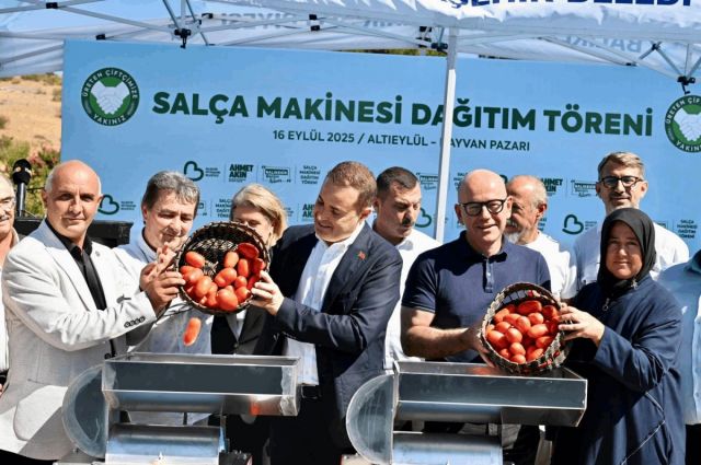 Balıkesir Büyükşehir’den Çiftçilere 200 Salça Makinesi Desteği