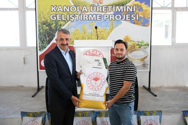 Edirne’de 600 üreticiye 12 bin 800 kilo kanola tohumu dağıtıldı