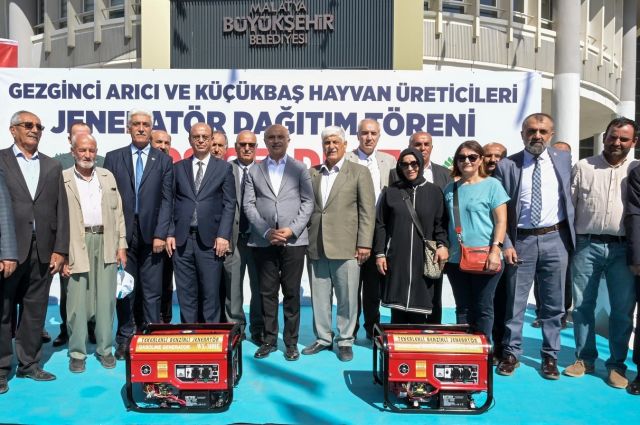 Malatya Büyükşehir’den Çiftçilere 444 Jeneratör ve 200 Sıvat Dağıtıldı