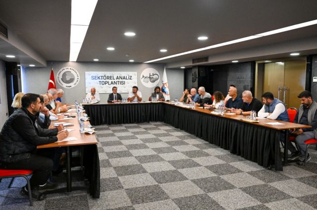 ATB, Antalya’da kesme çiçek sektörünün sorunlarını masaya yatırdı