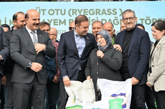 Balıkesir Büyükşehir’den çiftçiye süt otu ve yem tohumu desteği