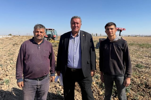 CHP’li Gürer: Niğde’de patates üreticisi tüccar gelmeyince ürünü depoya kaldırıyor