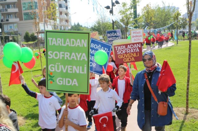 Nilüfer Belediyesi Dünya Gıda Günü’nde gıda şenliği düzenledi