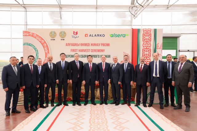 Alarko Tarım Kazakistan Çimkent’te 40 Hektarlık Serayı Açtı