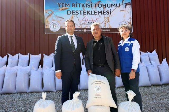 Muğla Büyükşehir’den 13 ilçede 1500 üreticiye yem bitkisi tohumu desteği