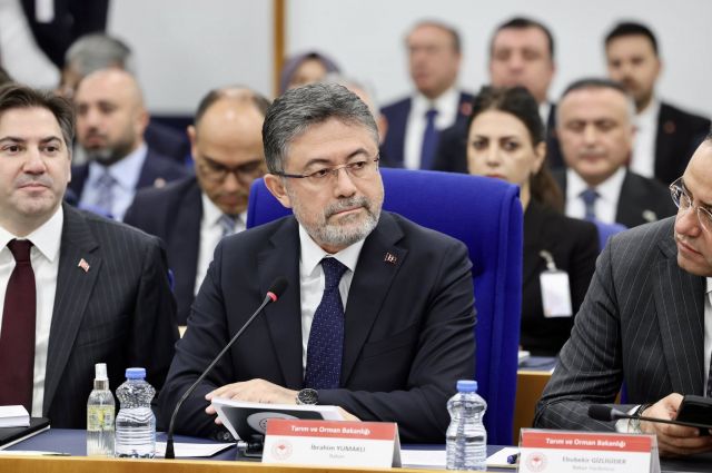 Bakan Yumaklı: Tarımdaki daralma olağanüstü iklimden