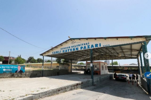 Burdur Belediyesi, Canlı Hayvan Pazarı’nı yeniden açtı