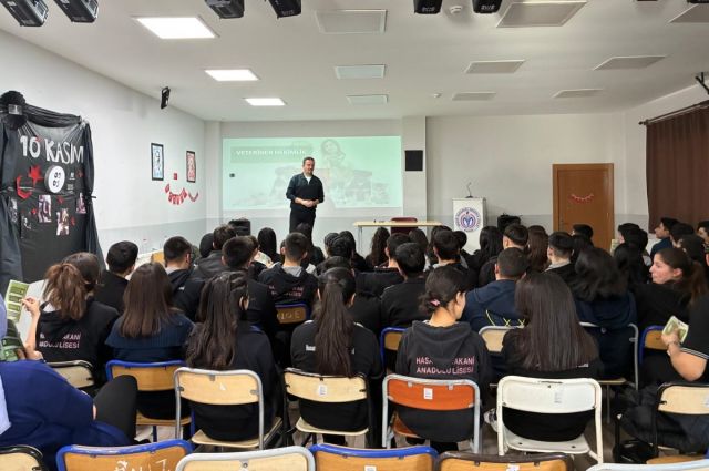 Kars VHO Başkanı Ödül, liselilere veterinerliği anlattı