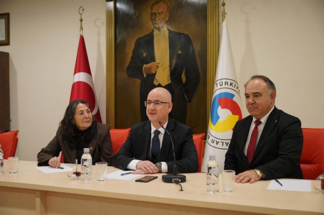 Ayvalık’ta zeytinyağında lisanslı depoculuk için ilk imzalar atıldı