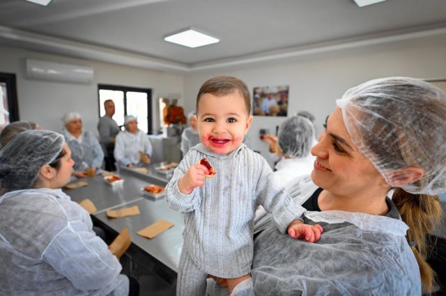 Mersin BŞB Kadınlara Kan Portakalı Kurutma Atölyesi Başlattı