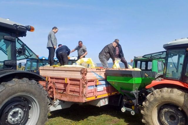 Bolu’da mera ıslahı için gübreleme çalışması yapıldı