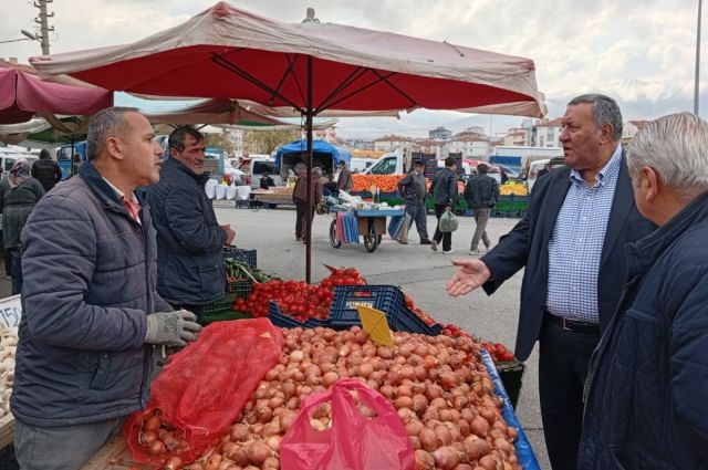 CHP’li Gürer Niğde Pazarı’nda: Üreten, Satan ve Alan Dertli