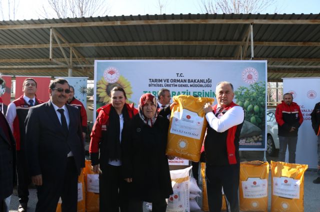 Çorum İl Tarım Müdürlüğü Çiftçilere %50 Hibeli Tohum Dağıttı