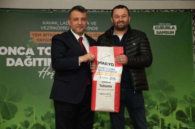 Ladik’te 376 çiftçiye yonca tohumu ve gübre desteği verildi