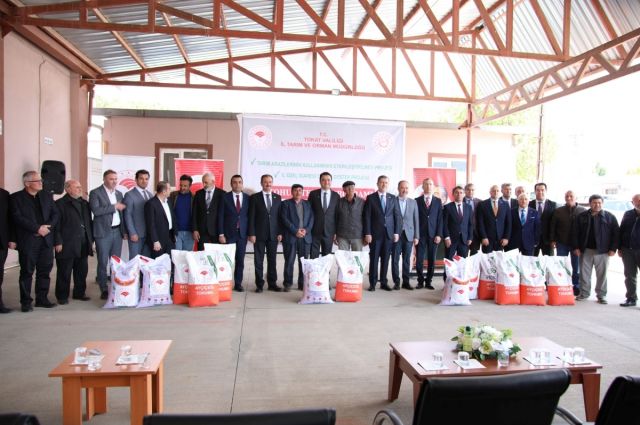 Tokat’ta TAKE Projesiyle Çiftçilere Tohum Dağıtıldı
