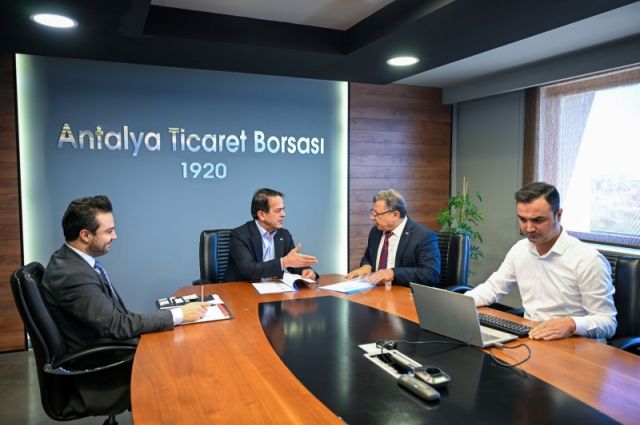 Antalya'da Çiftçiye Özel Sosyal Güvenlik Modeli Geliştiriliyor