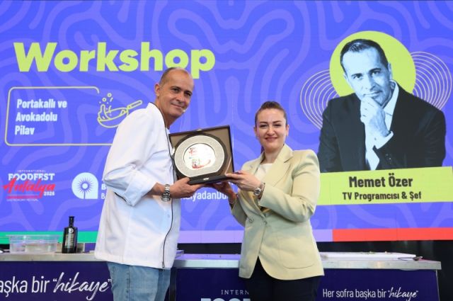 Antalya’da Foodfest Heyecanı: Ünlü Şefler Vatandaşla Buluştu