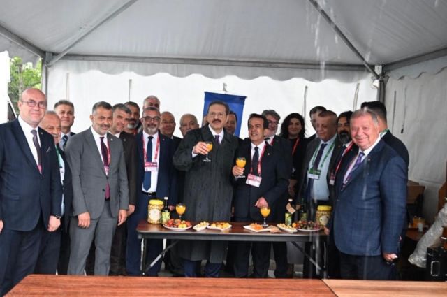 ATB, TOBB Genel Kurulu’nda Antalya Ürünlerini Tanıttı