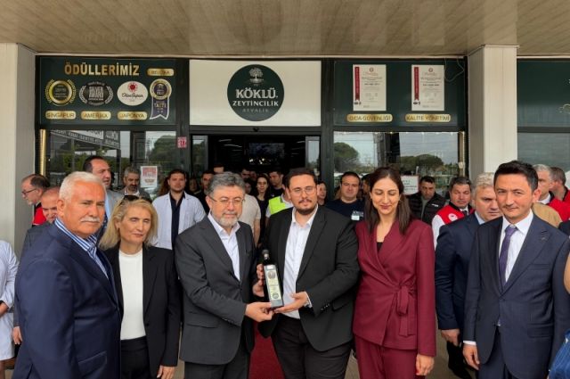 Bakan Yumaklı Ayvalık'ta: Türkiye Zeytinyağında Dünya İkincisi