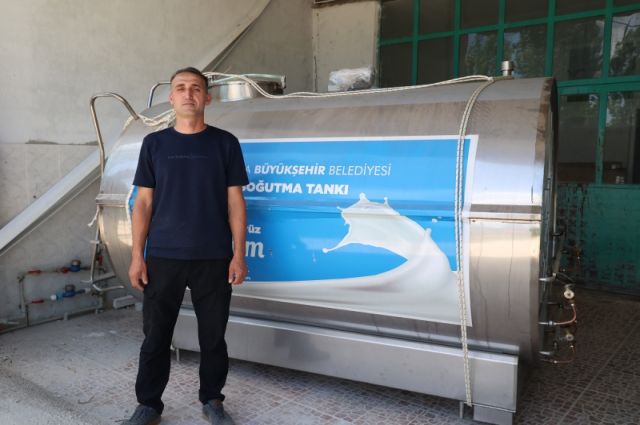 Antalya BB'den Kaş'taki üreticiye süt tankı desteği