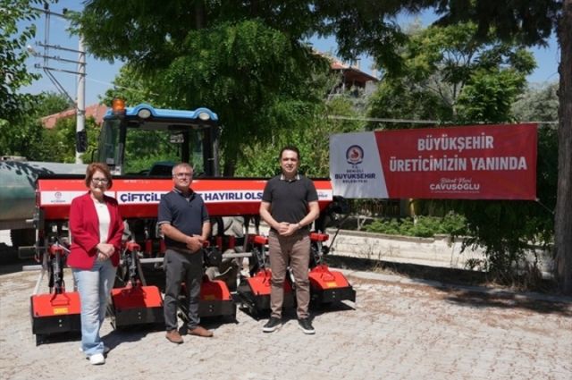 Denizli Büyükşehir’den Bozkurtlu Üreticiye Makine Desteği