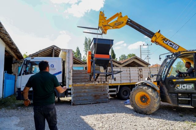 Antalya Büyükşehir'den Korkuteli üreticisine çifte destek