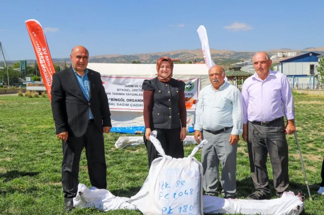 Bingöl’de 15 Arıcıya Organik Bal İçin Sağım Çadırı Verildi
