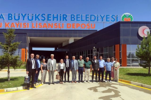 Malatya’da kuru kayısı lisanslı depoculuk semineri düzenlendi