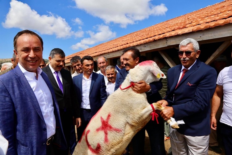 Çorumda Damızlık Koç Teke Üretim Merkezi Törenle Açıldı