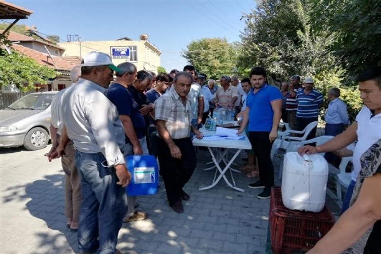 Üreticilere AMS'de Kullanılmak Üzere Ziray ve Plastik Poşet Dağıtıldı